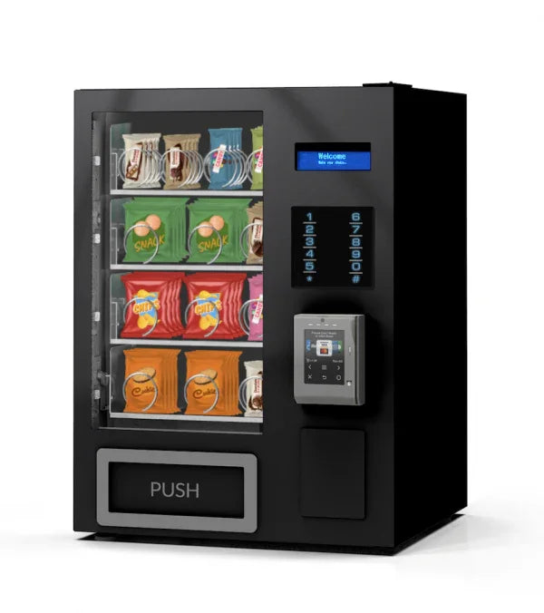 Moderner Snackautomat mit Glasfront, Snacks und digitalem Zahlungsterminal