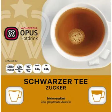 Tasse schwarzer Tee mit Zucker, Nahaufnahme auf Verpackung eines Heißgetränkeautomaten Produkts.